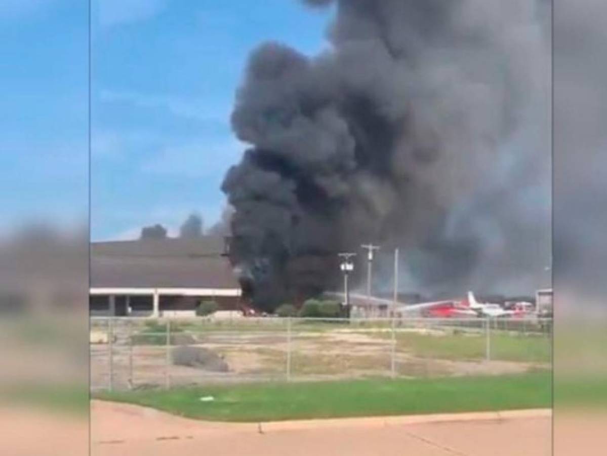 Mueren 10 personas al estrellarse un avión en Texas