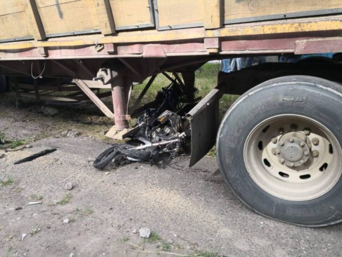 Al menos dos personas muertas y varios heridos deja aparatoso accidente en el bulevar Fuerzas Armadas