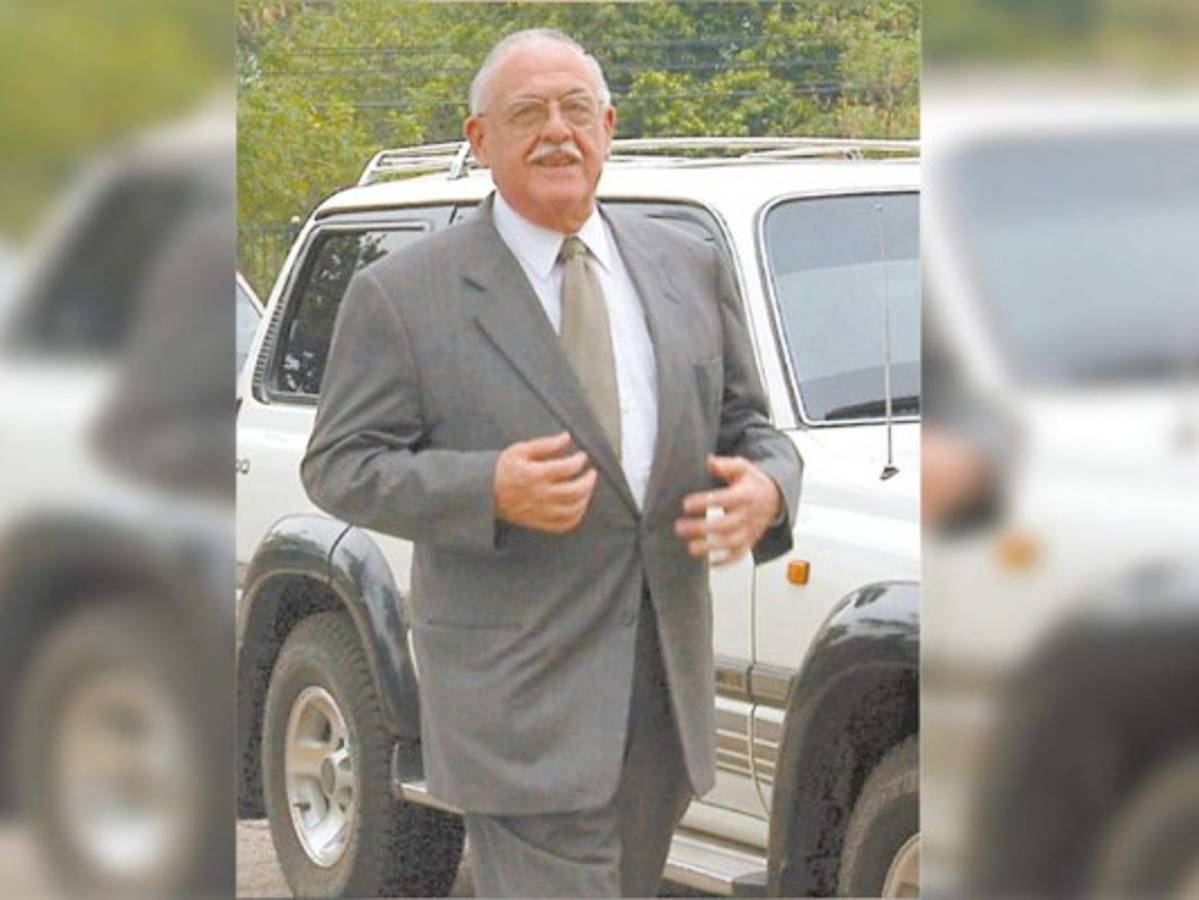 Rosenthal enfrentará juicio oral y público