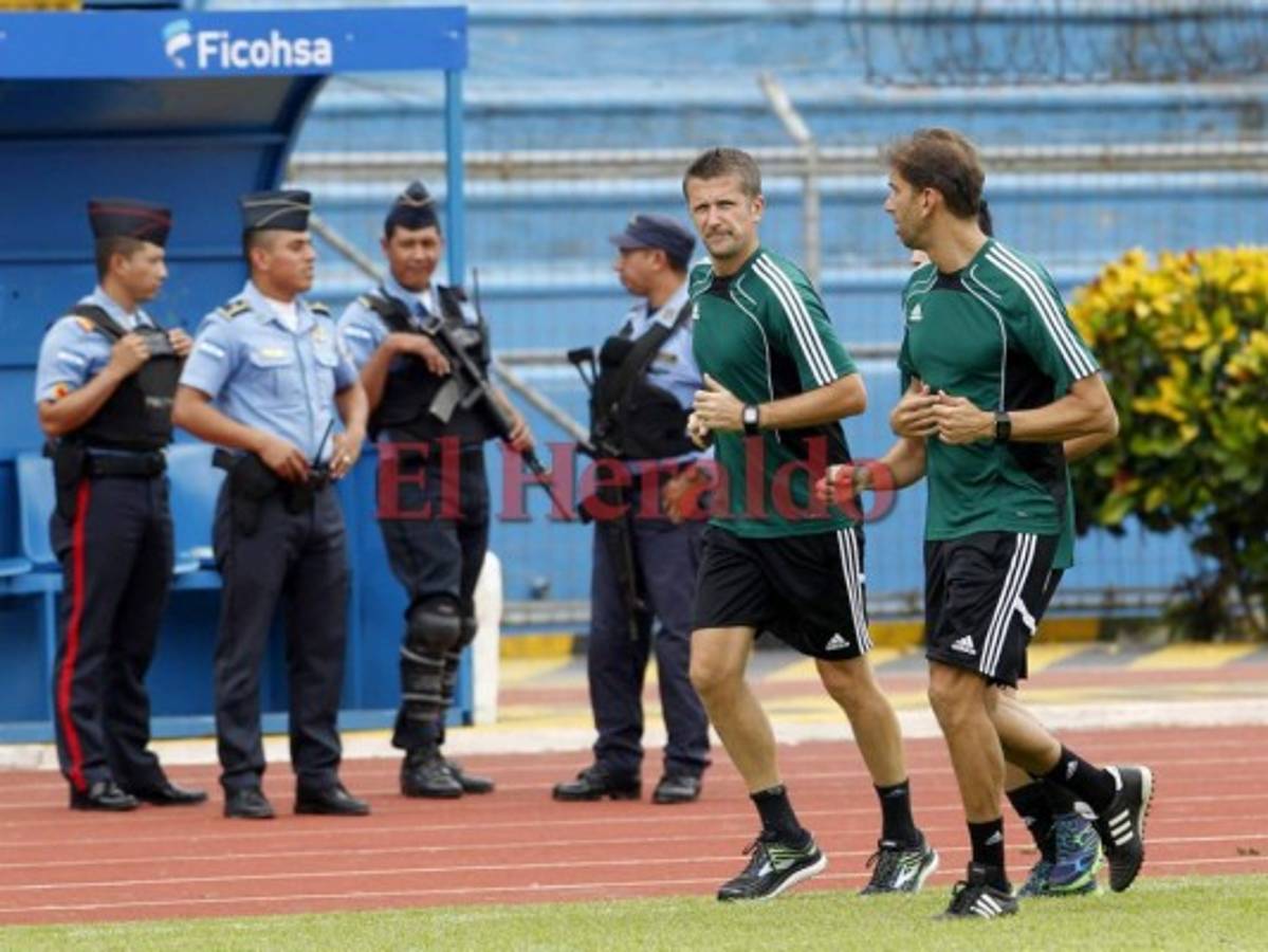 Los árbitros del repechaje Honduras vs Australia entrenaron en el estadio Olímpico