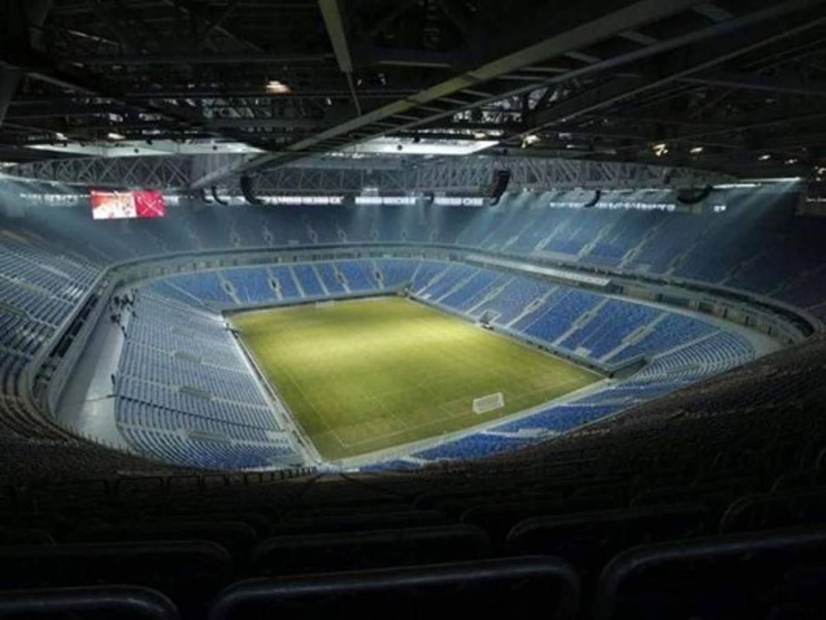El estadio de San Petersburgo cambio de gramilla para la Copa Confederaciones (Foto: Agencia AFP)