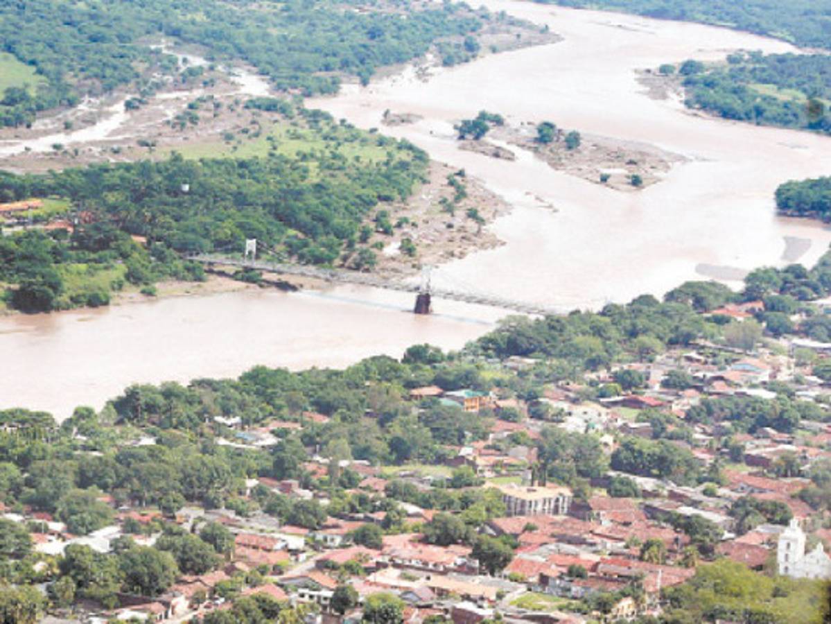 Quintín Soriano pide que le den en concesión el río Choluteca