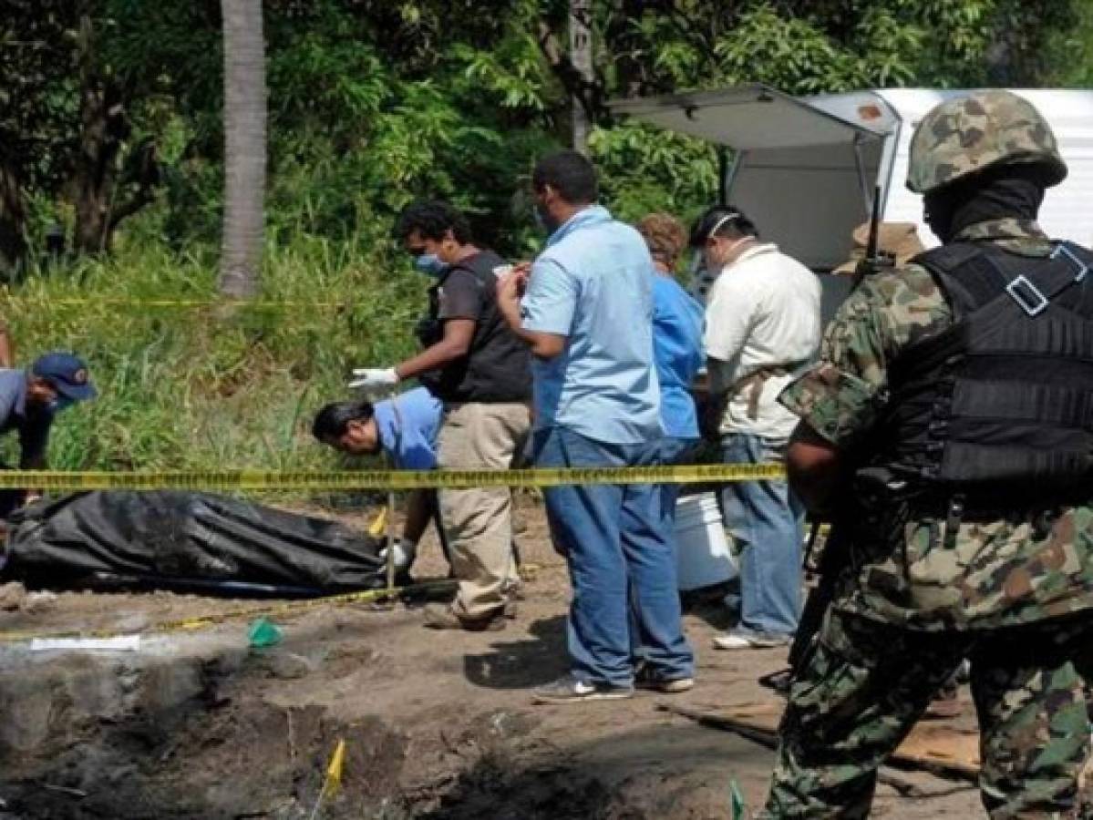 Denuncian en México existencia de fosa clandestina con más de 500 cuerpos