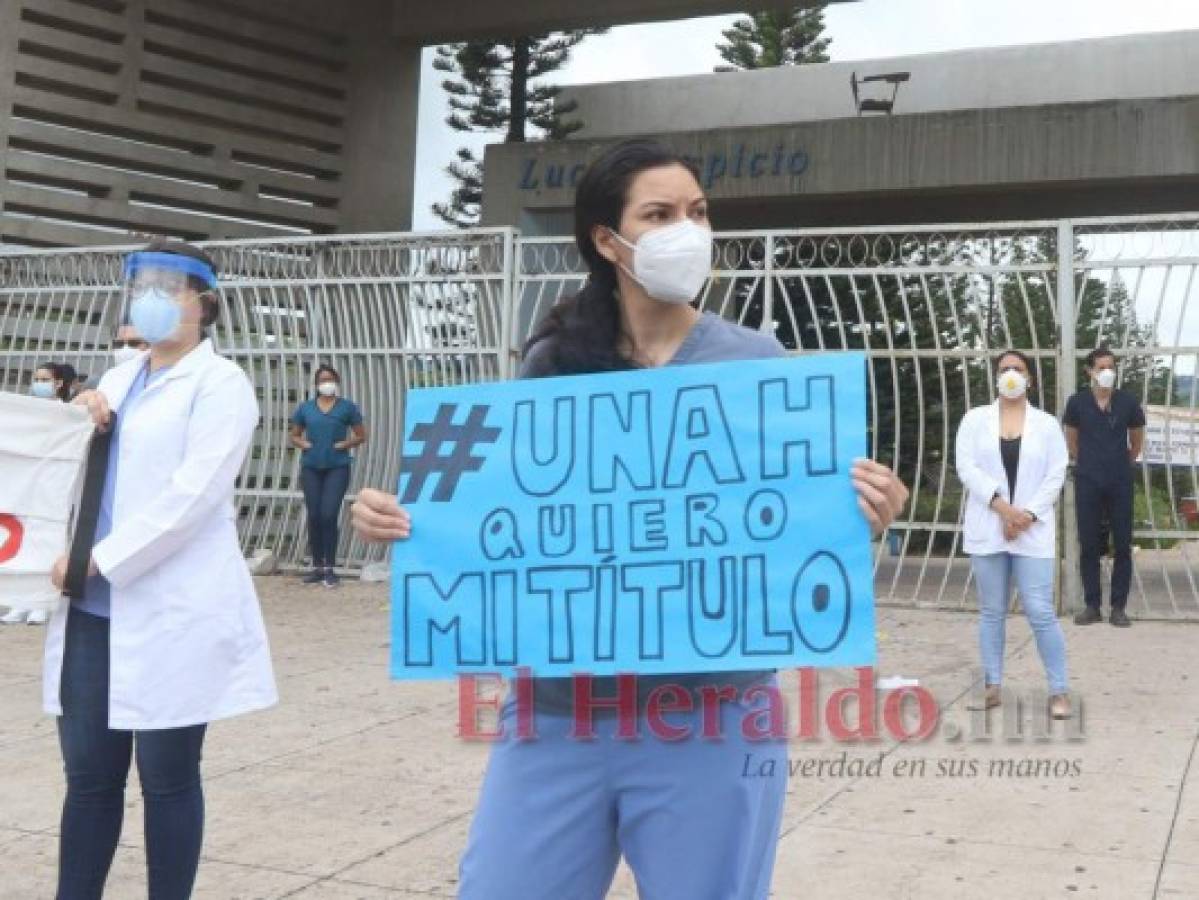 Con carta de egresado podrá contratarse a médicos y enfermeras