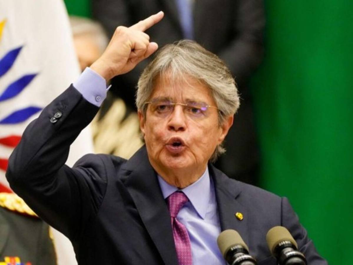 Presidente de Ecuador reconoce que tuvo inversiones en el exterior tras señalamiento en 'Pandora Papers'