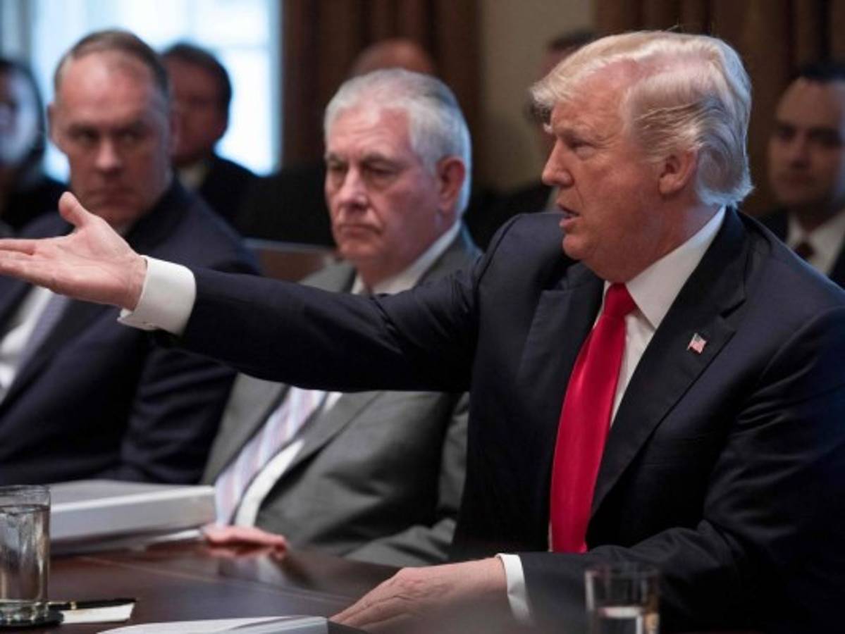 Trump desata su ira tras orden judicial que favorece a jóvenes indocumentados