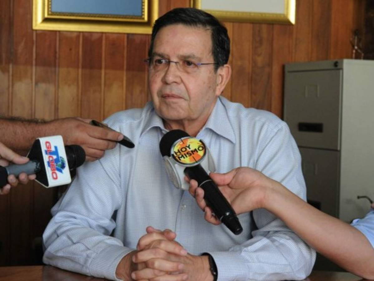 Expresidente hondureño acusado en caso FIFA se declara no culpable ante justicia EEUU