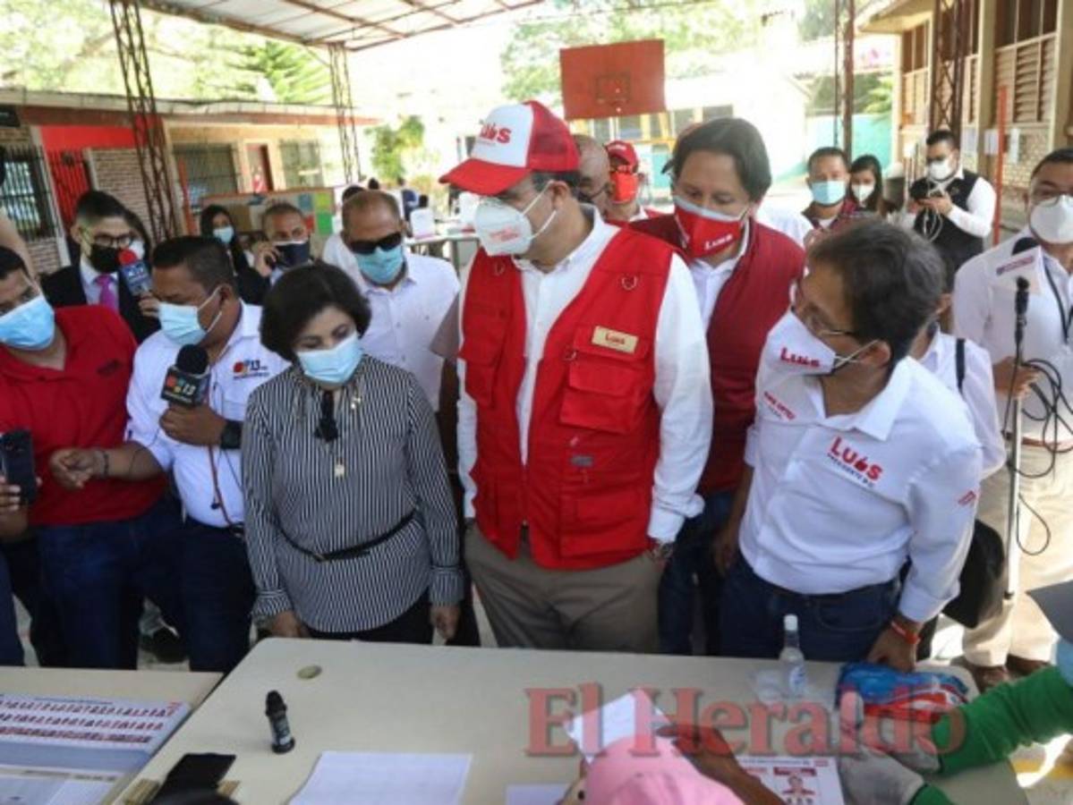 Con fuerte mensaje contra corruptos y señalados en narcotráfico Luis Zelaya acudió a las urnas (FOTOS)