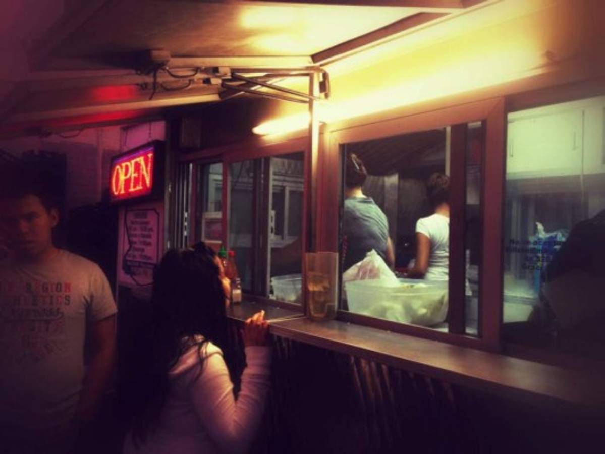 EEUU: Puesto de comida hondureña destaca en programa de TV