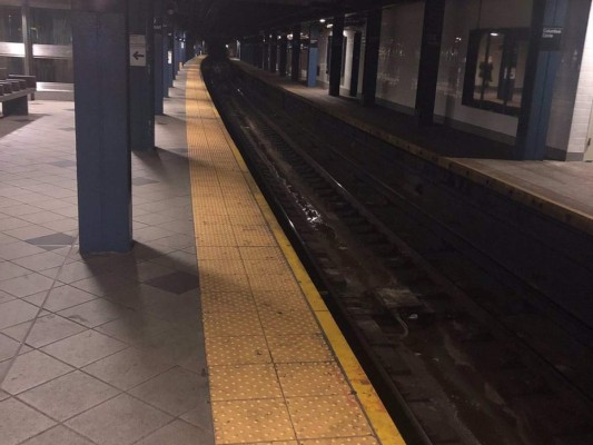 Gigante apagón en Manhattan sume al metro y a Times Square en la oscuridad