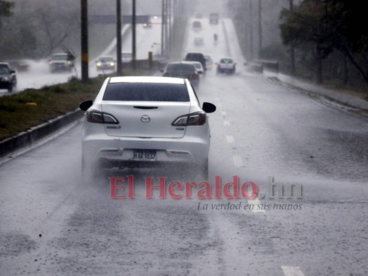 Lluvias y actividad eléctrica seguirán este viernes en varias regiones de Honduras  