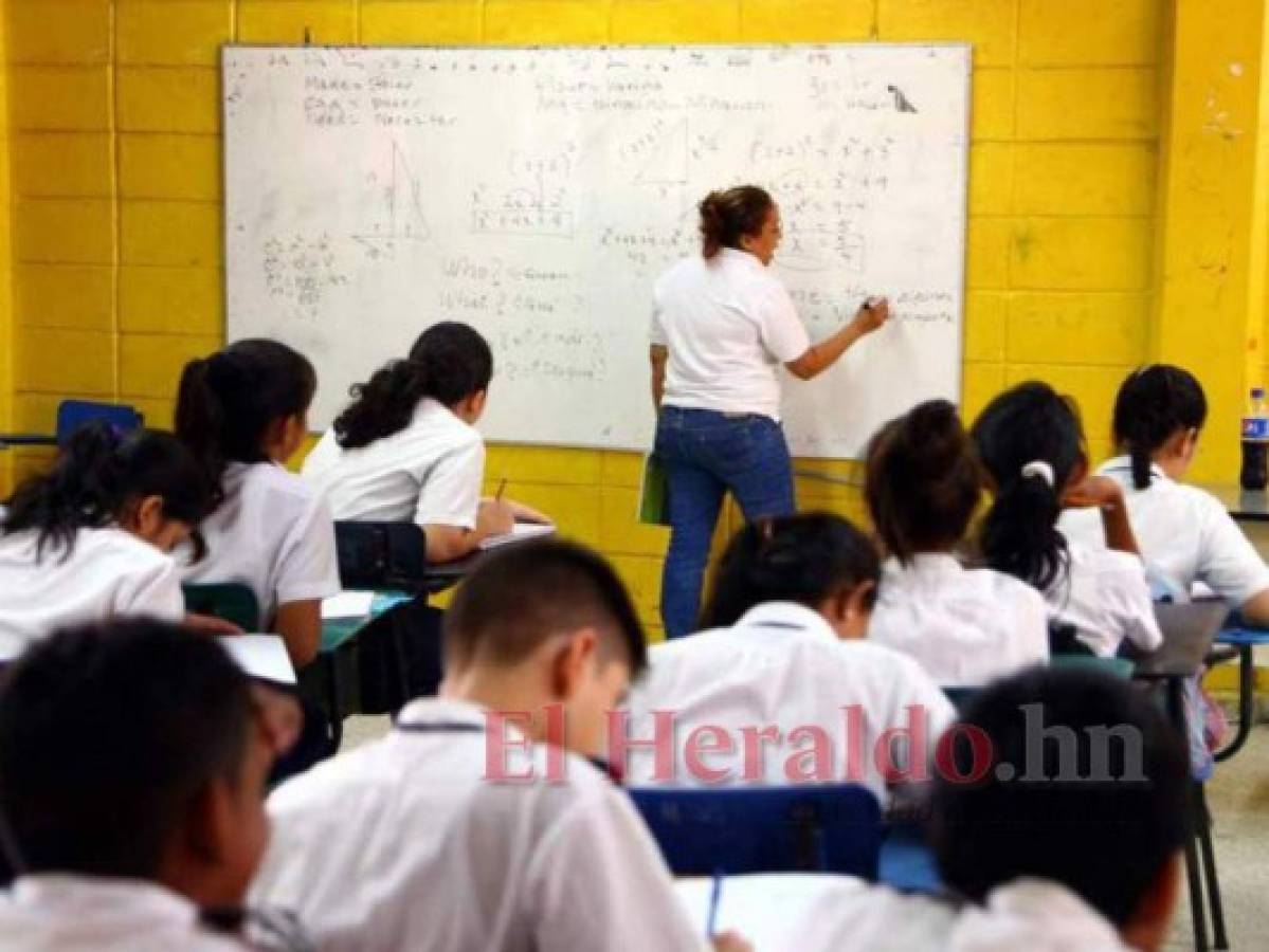 Honduras: Plan de mejora educativa incluye conectividad, guías y clases por TV