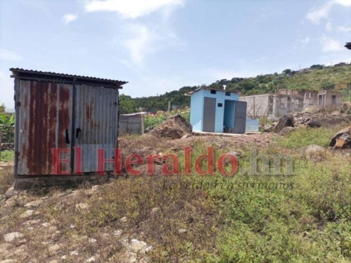 A los problemas tecnológicos se suman los de infraestructura y servicios, pues muchos de los centros educativos no cuentan con las condiciones mínimas de salubridad. Foto: EL HERALDO