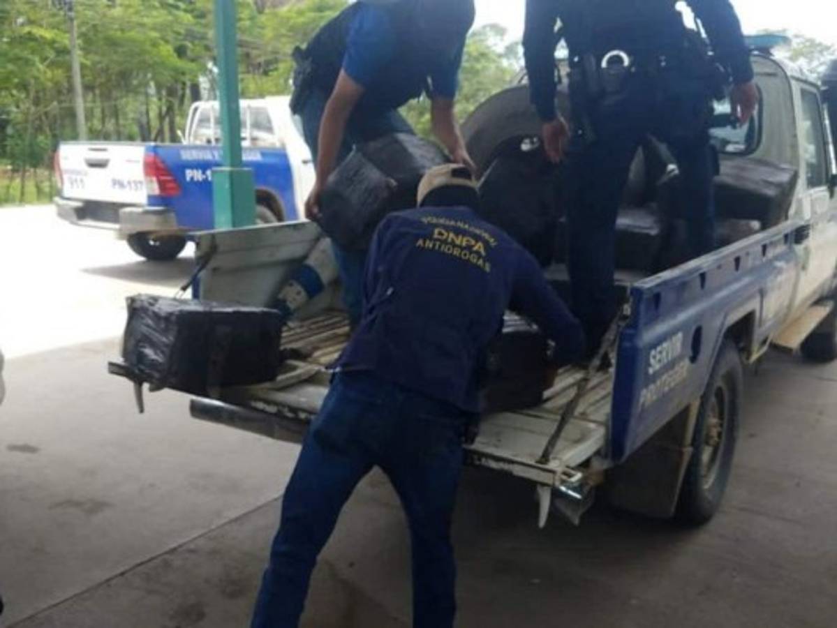 Incautan 1,675 kilos de cocaína en zona montañosa de Iriona, Colón