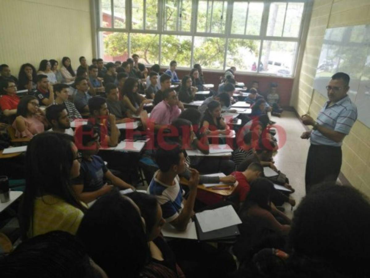 Estudiantes de la UNAH inician clases con normalidad
