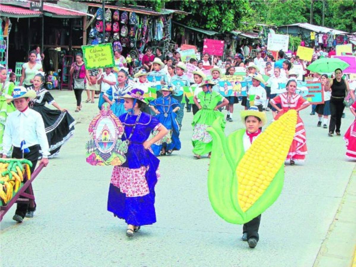 Danlí vive su festival de la mano de soberanas de todas las edades