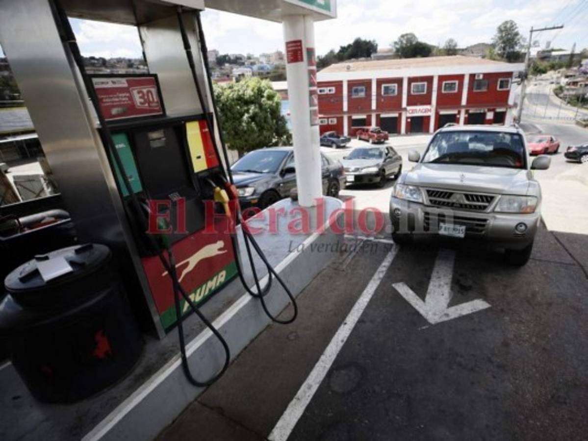 Horarios especiales en que abrirán gasolineras y supermercados
