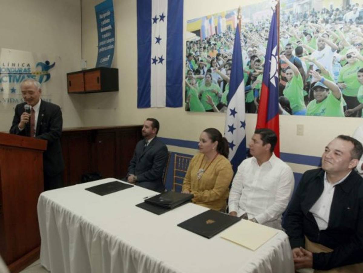 Embajada de China Taiwán dona fondos para el Hospital San Felipe