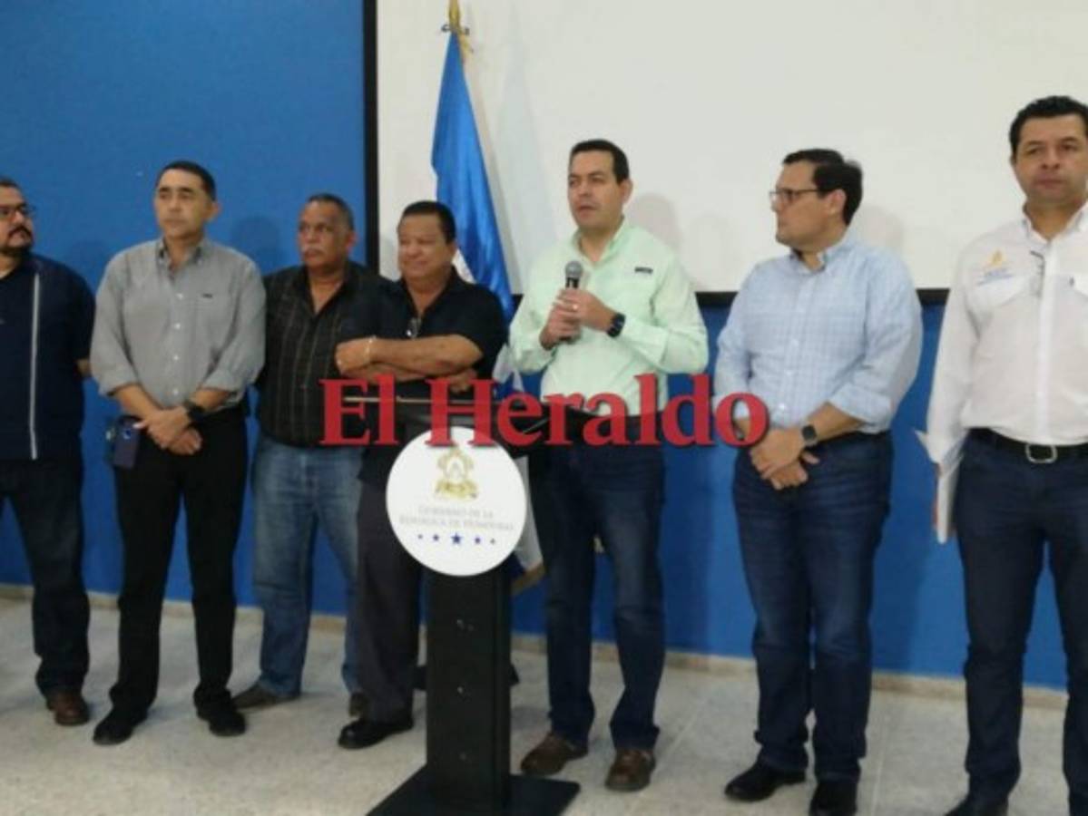 Transportistas suspenden el paro por 48 horas tras tregua con el gobierno