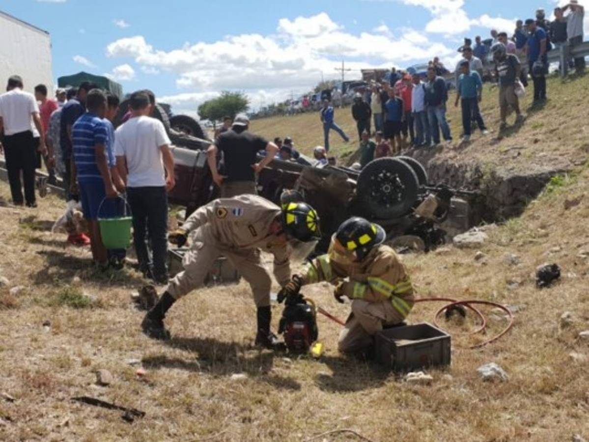 Reconocido cirujano sufrió aparatoso accidente en la carretera CA-5