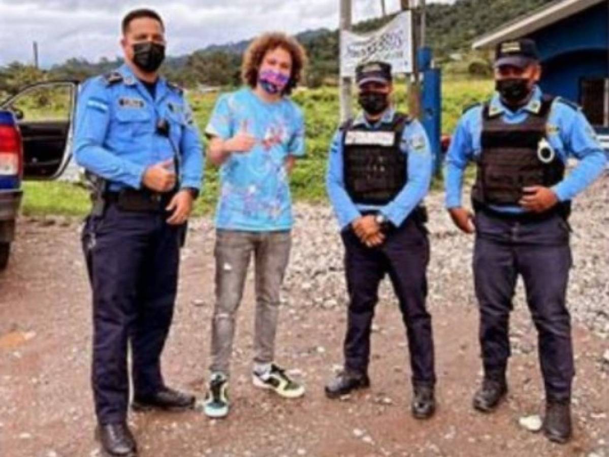 Luisito Comunica recibe ayuda de la Policía durante viaje por Honduras