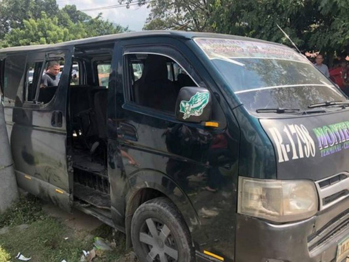 Choque entre pick up y busito deja cinco personas heridas en San Pedro Sula