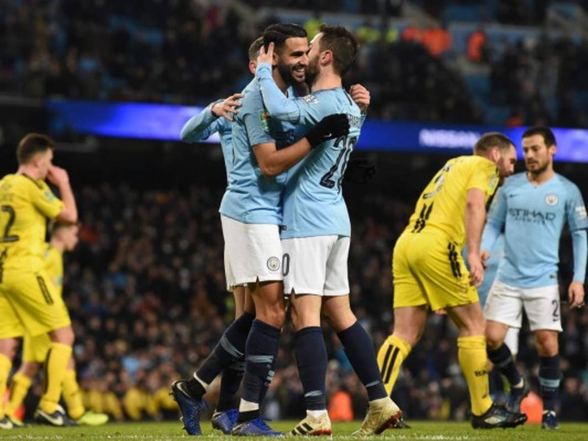Manchester City vapulea 9 a 0 al Burton en semifinales de la EFL Cup