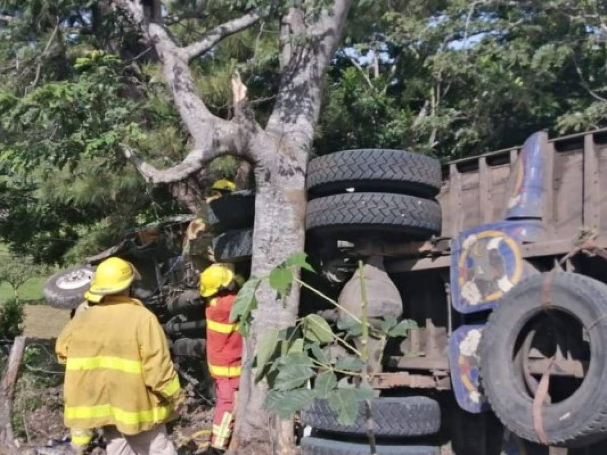 Mueren dos personas en fatal accidente vial en Choluteca
