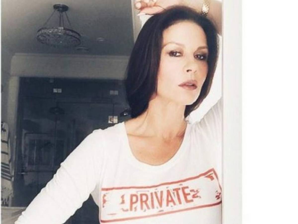 El irreconocible rostro de Catherine Zeta- Jones ¿Qué le pasó?