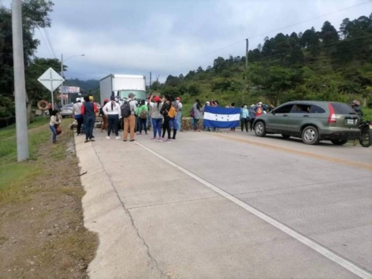 Protestas por nivelación salarial y estabilidad laboral marcan Día del Maestro