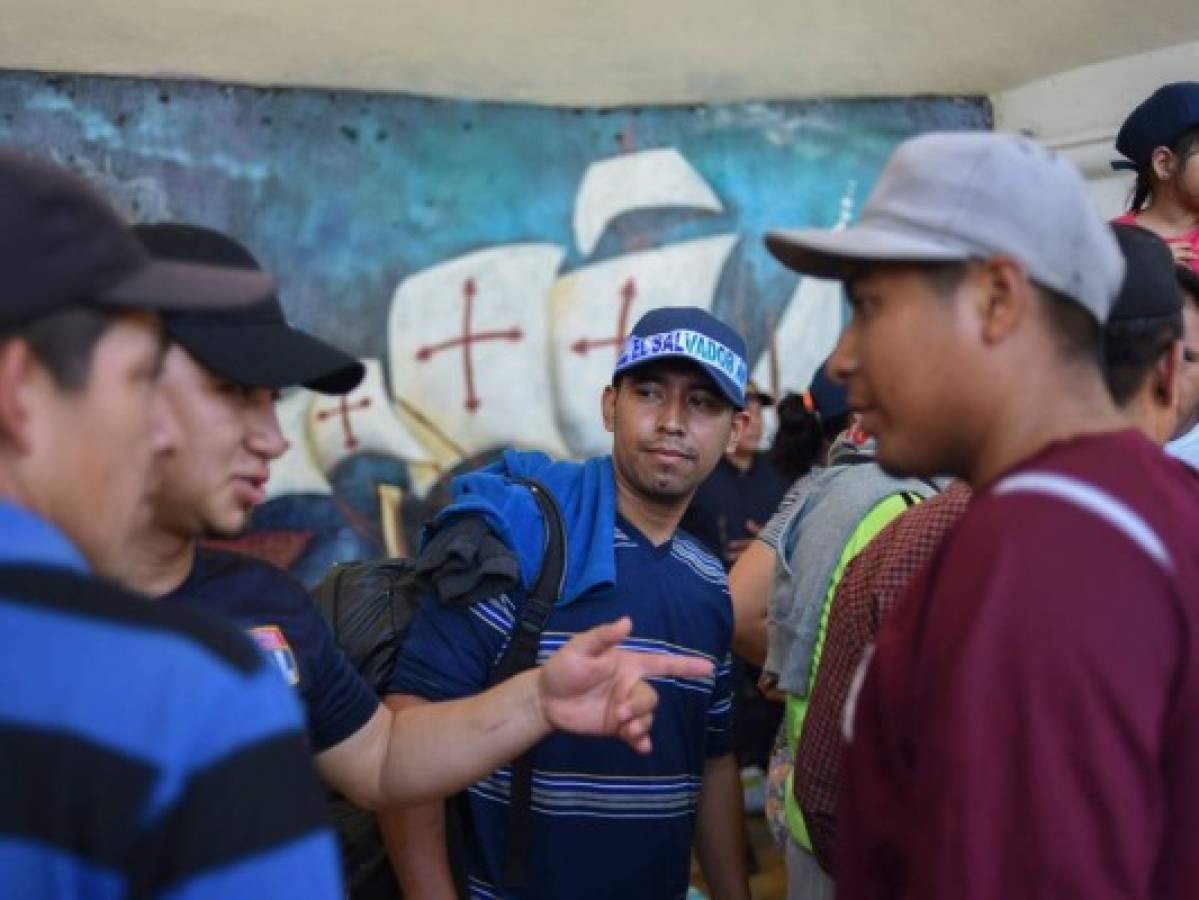Migrantes salvadoreños comienzan a cruzar frontera mexicana hacia EEUU