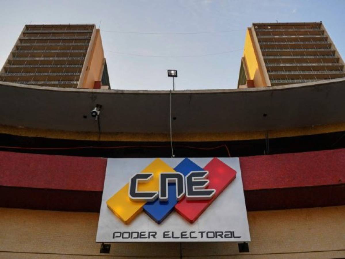 Venezuela convoca a elecciones legislativas para diciembre