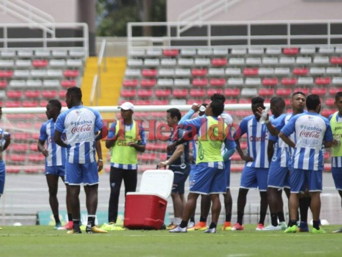 Honduras hizo el reconocimiento de la cancha del estadio Nacional de San José