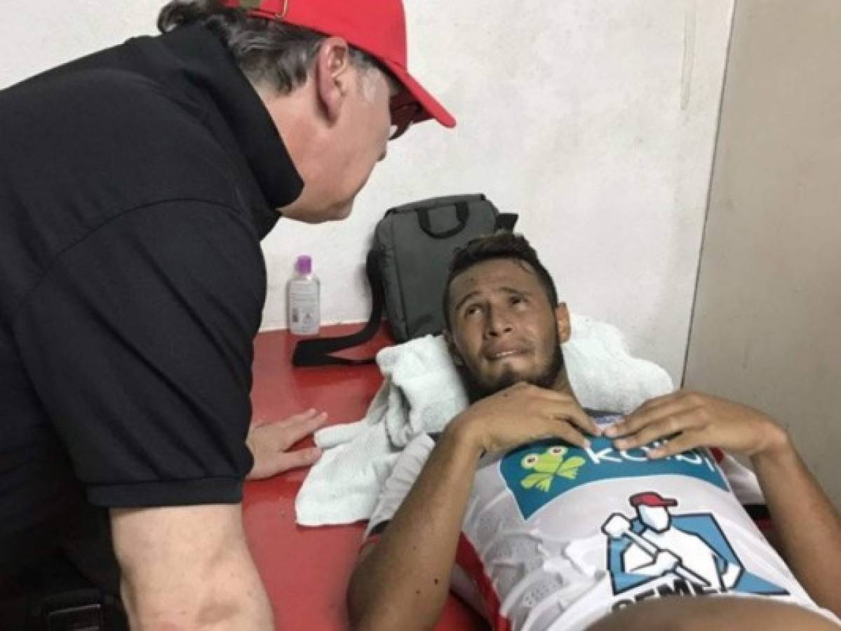 Alex López fue operado con éxito en la Liga Deportiva Alajuelense