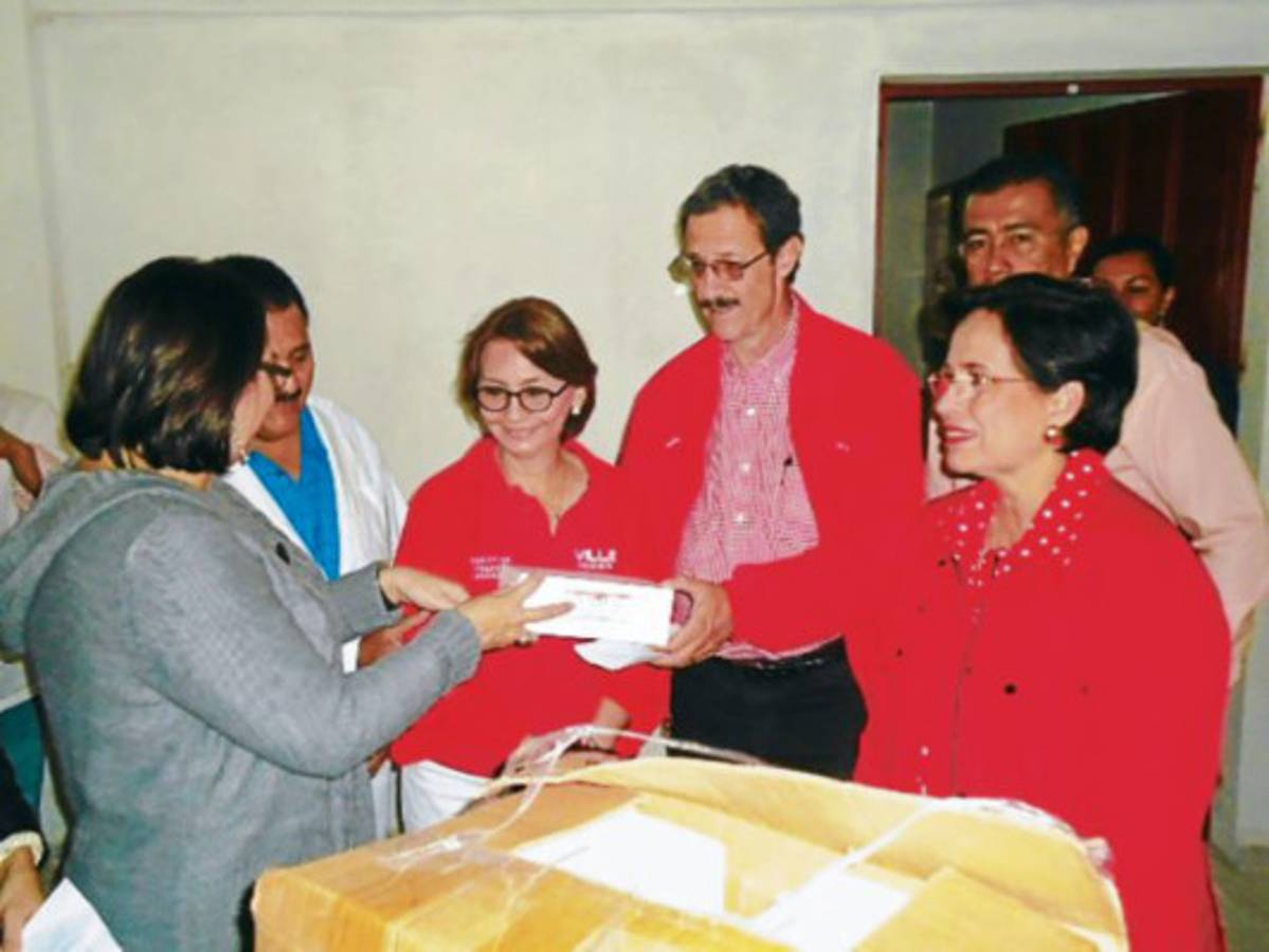 Mauricio Villeda cierra campaña con millonaria donación