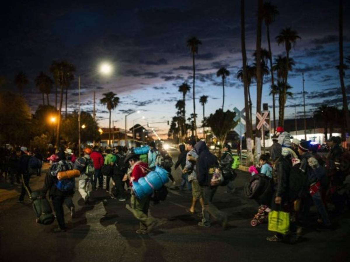 Segunda caravana de migrantes llegan a repleto albergue en la frontera México-EEUU