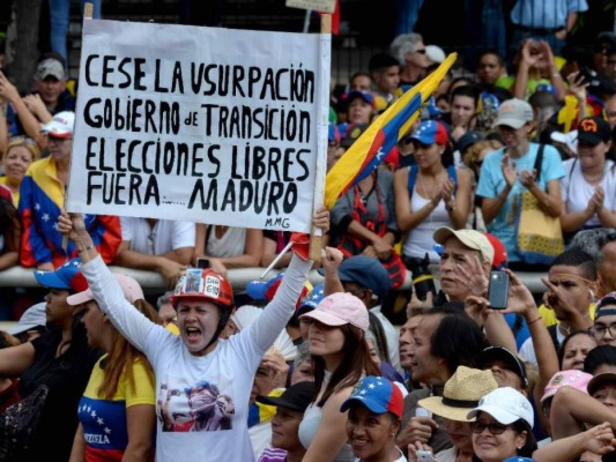 Estados Unidos dice que considera 'todas las opciones' si Maduro usa la fuerza en Venezuela