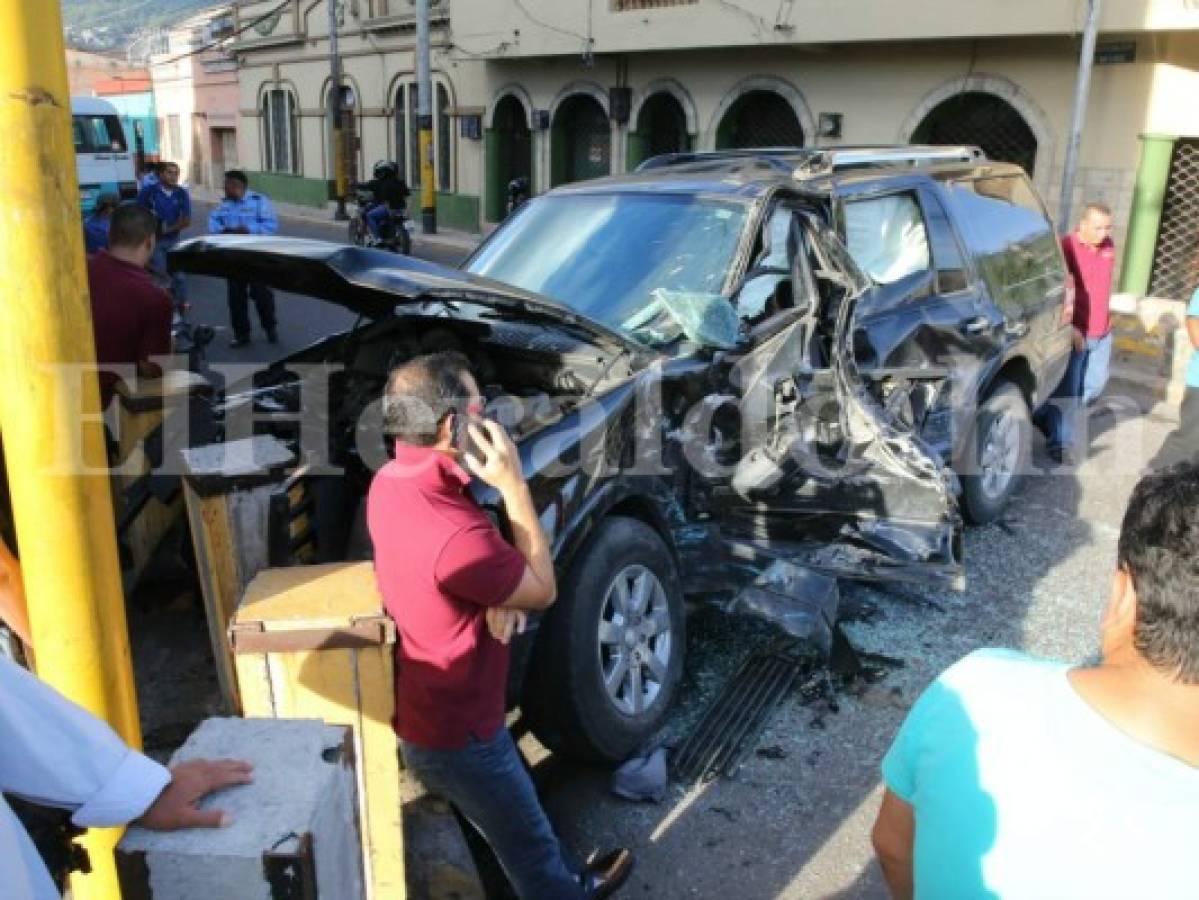 Brutal accidente de tránsito entre camioneta y rapidito en Comayagüela