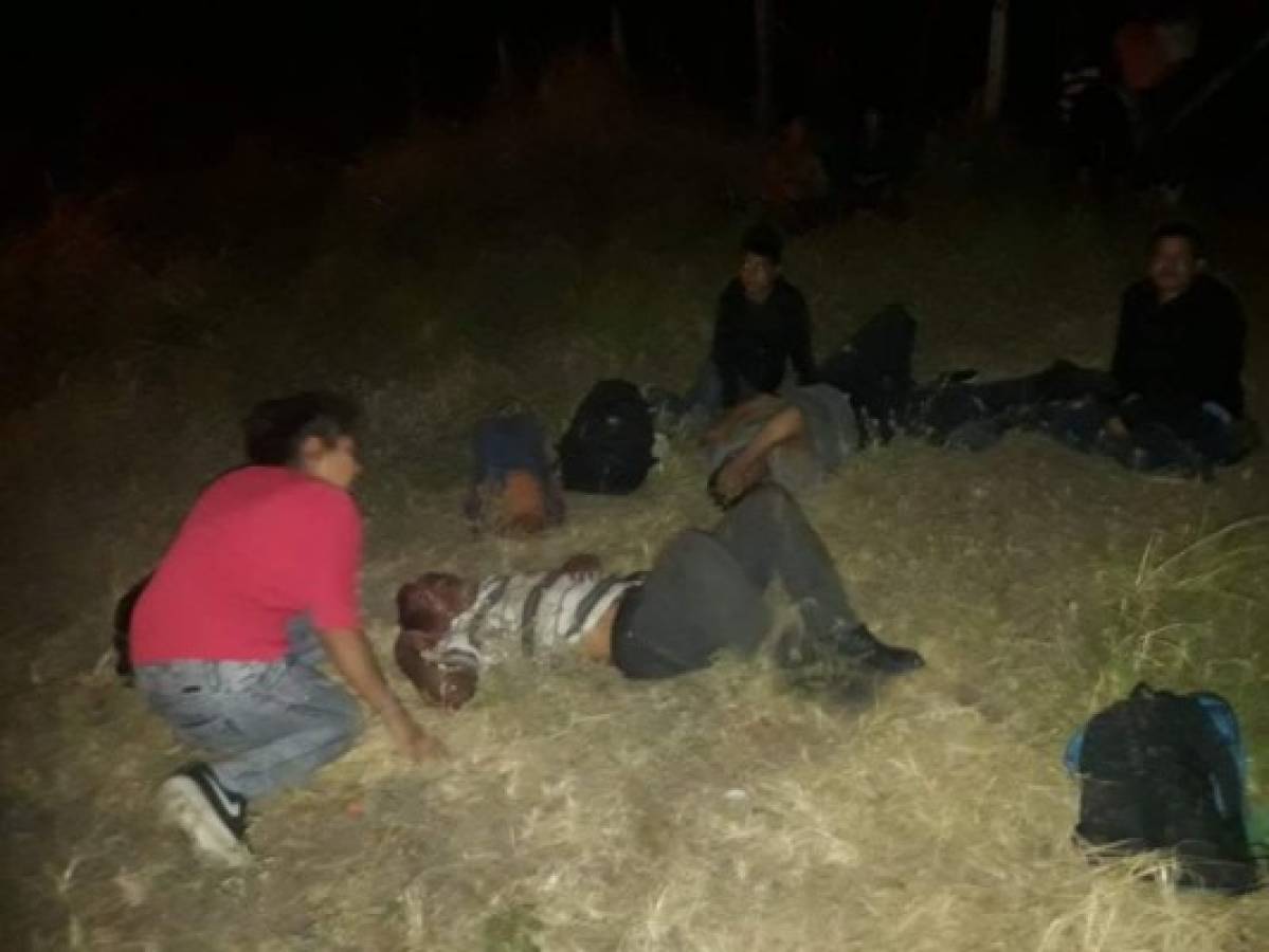 ﻿Al menos 19 inmigrantes hondureños y salvadoreños heridos tras volcarse camión en México