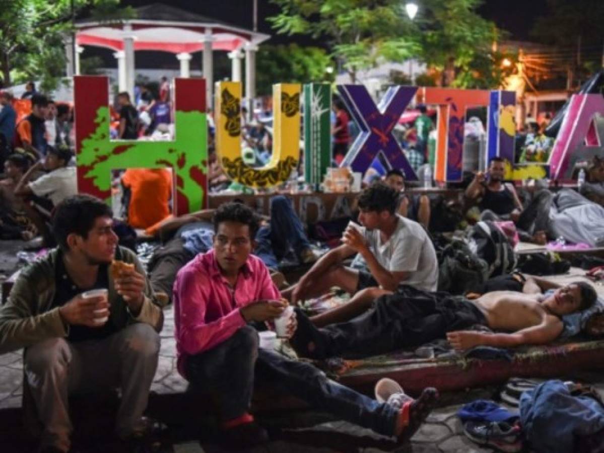 Caravana de migrantes hondureños recobra fuerzas en México en su ruta hacia Estados Unidos  