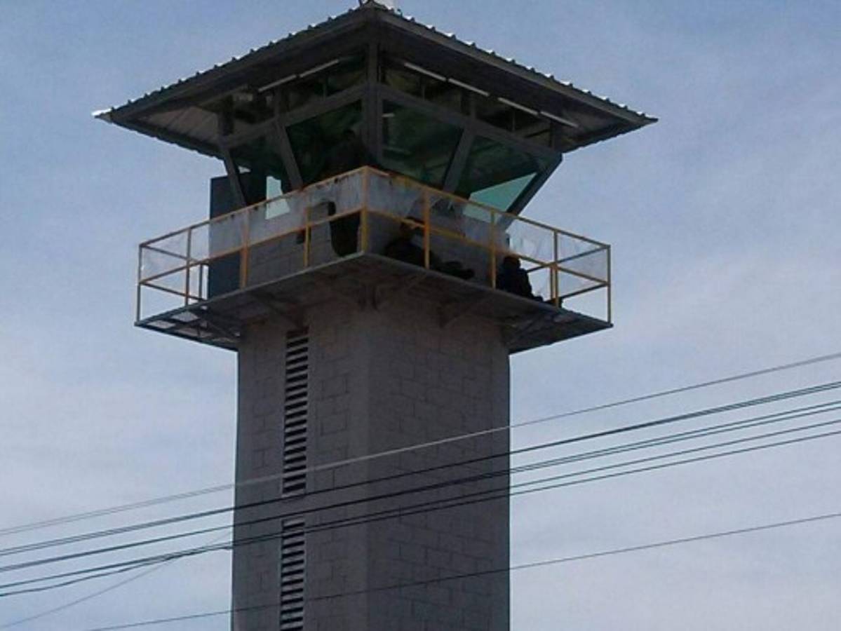 Honduras: Así fue la llegada de los reos trasladados de Támara a penal de Santa Bárbara