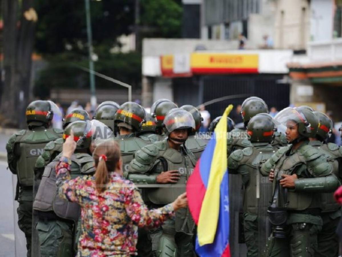 Fuerzas Armadas respaldan a Nicolás Maduro como presidente de Venezuela tras autoproclamación de Juan Guaidó
