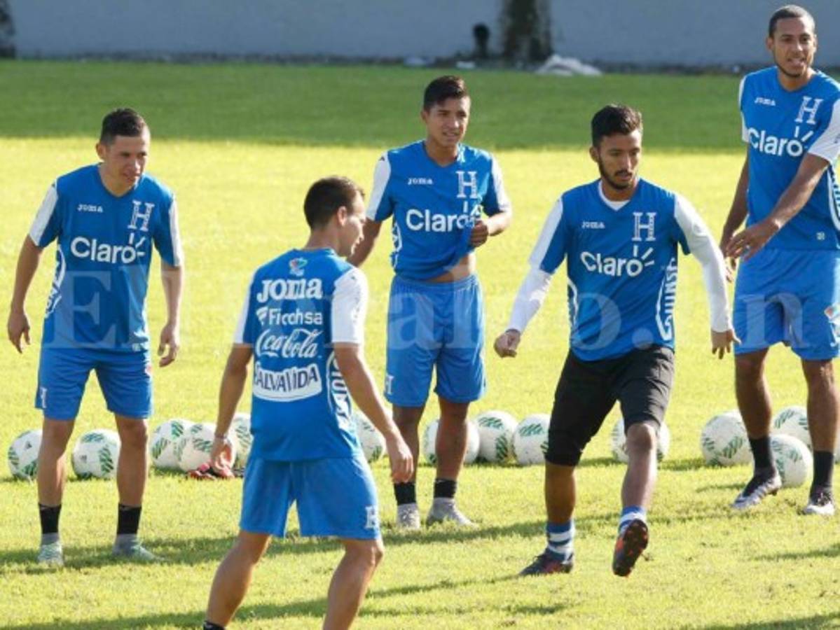 Selección de Honduras realizó último entreno del año en el estadio Morazán