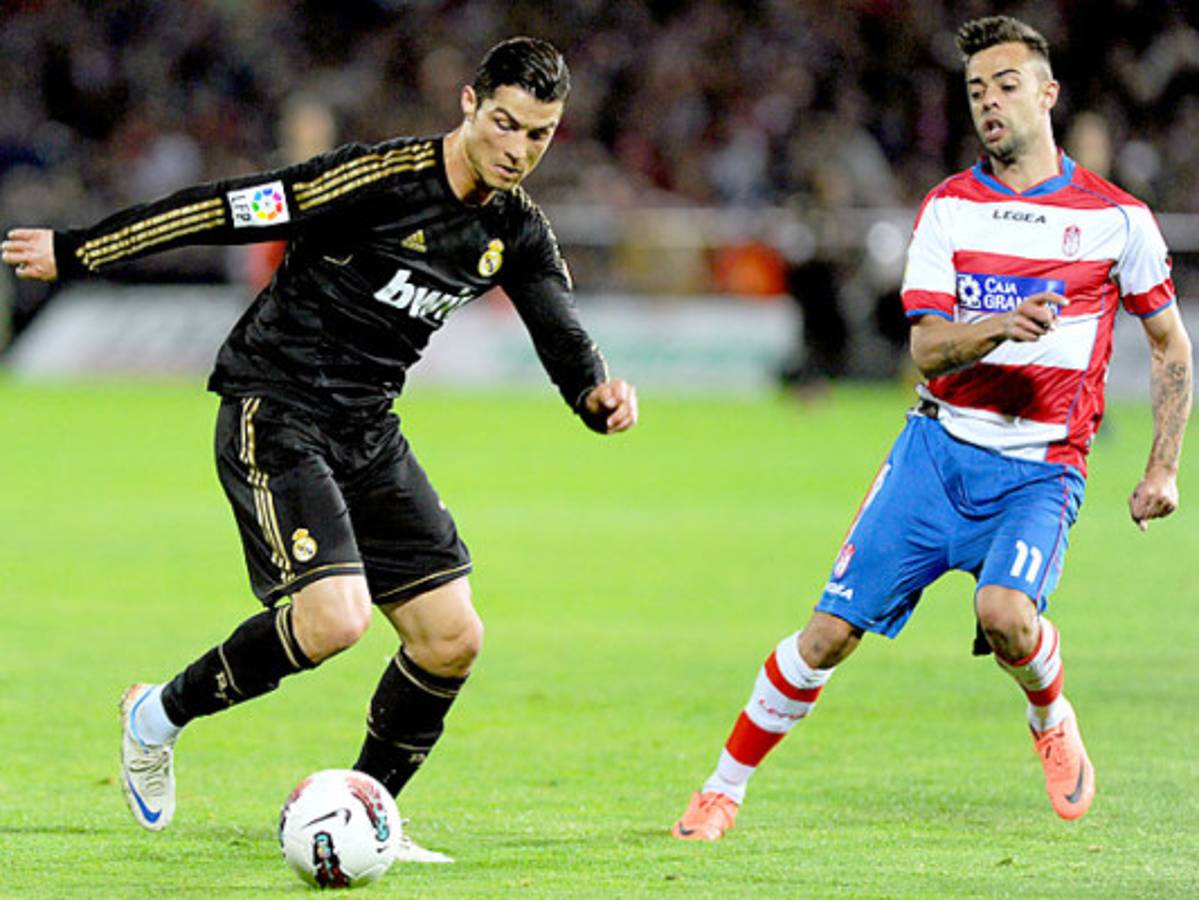 Granada le hizo el pasillo al Real Madrid que estrenó la corona con triunfo