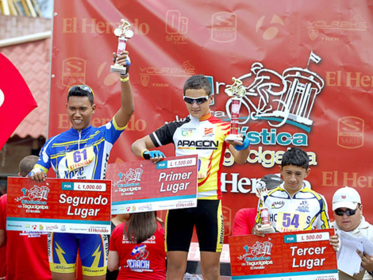 Los ganadores de la primera vuelta ciclística en la capital de Honduras