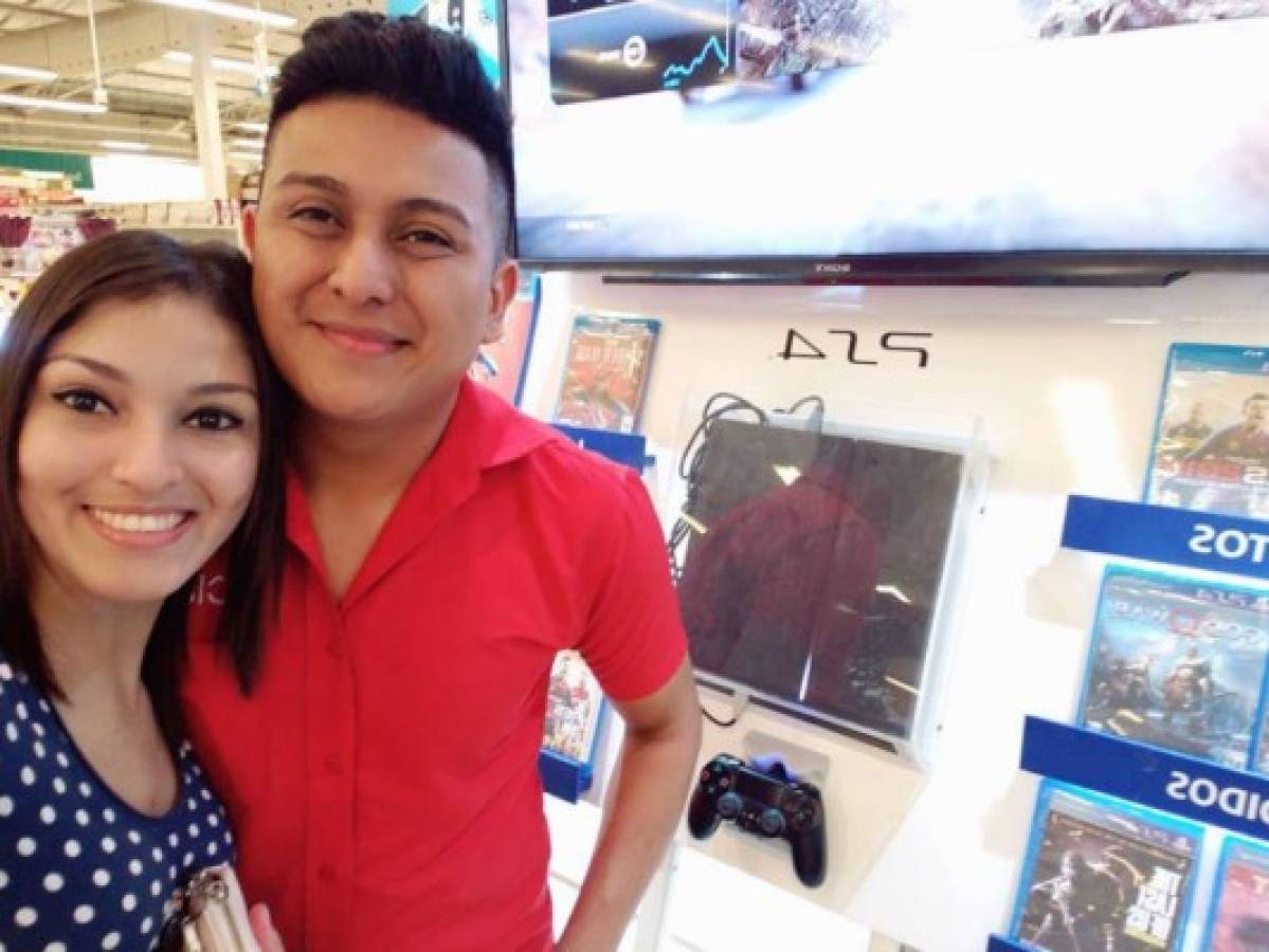 Hondureña regala Play Station 4 a su novio tras recibir un millón de comentarios en Facebook