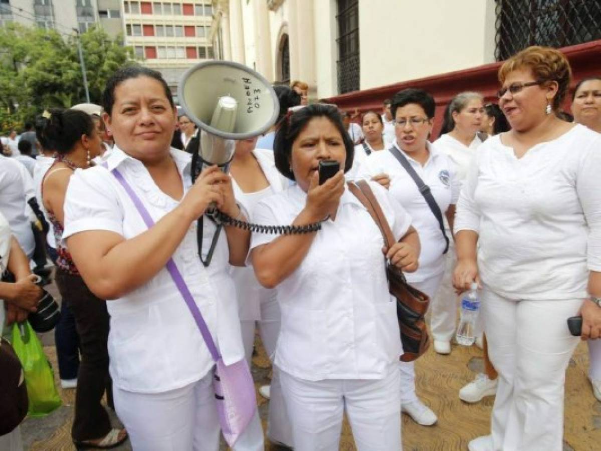 Paro nacional de enfermeras profesionales del país