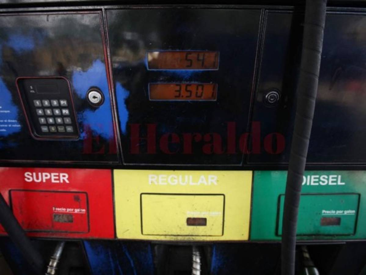 Vigente en el país la quinta rebaja a los combustibles