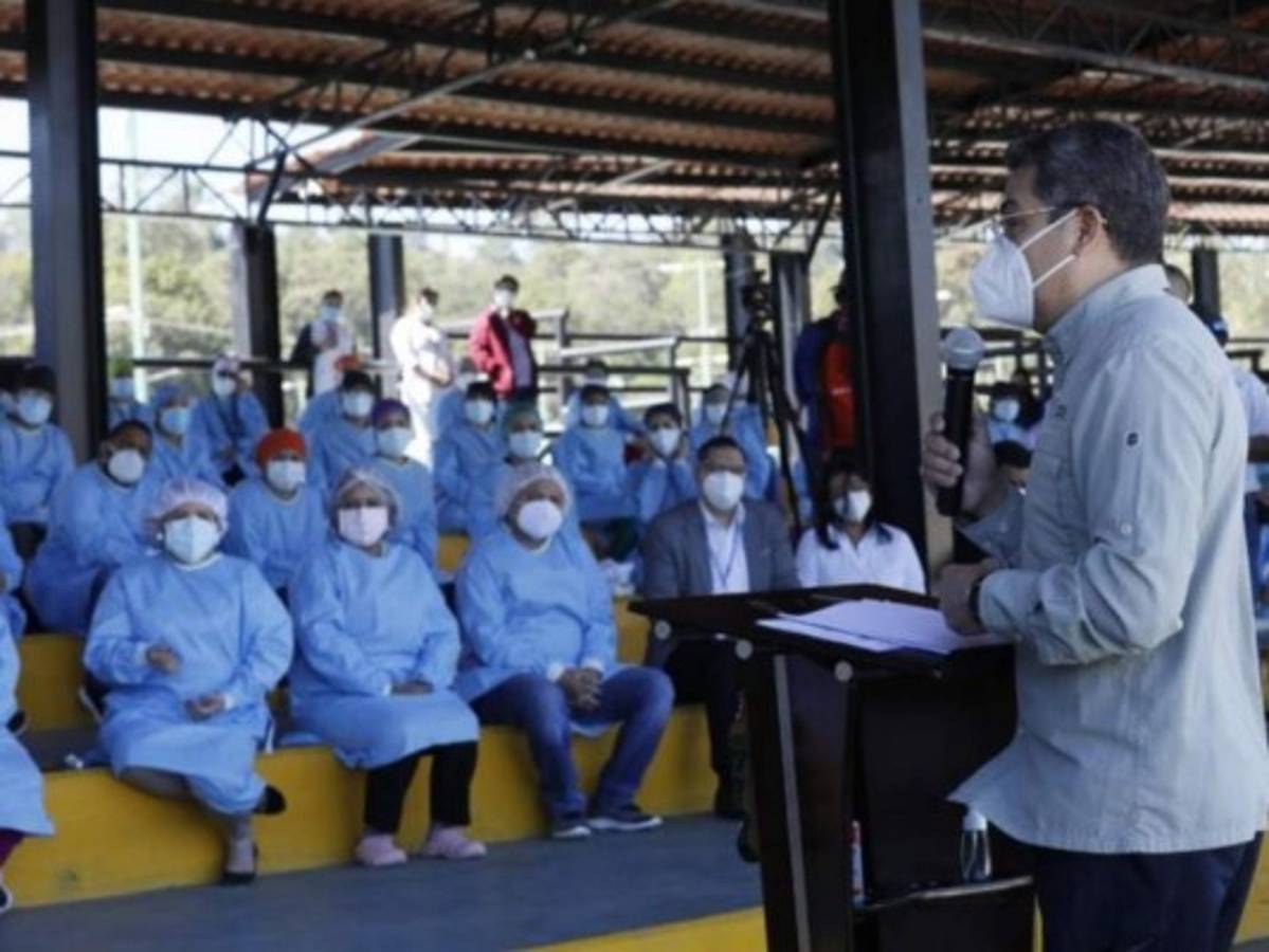 Cuatro mil empleados de Salud saldrán a la calle para frenar el covid