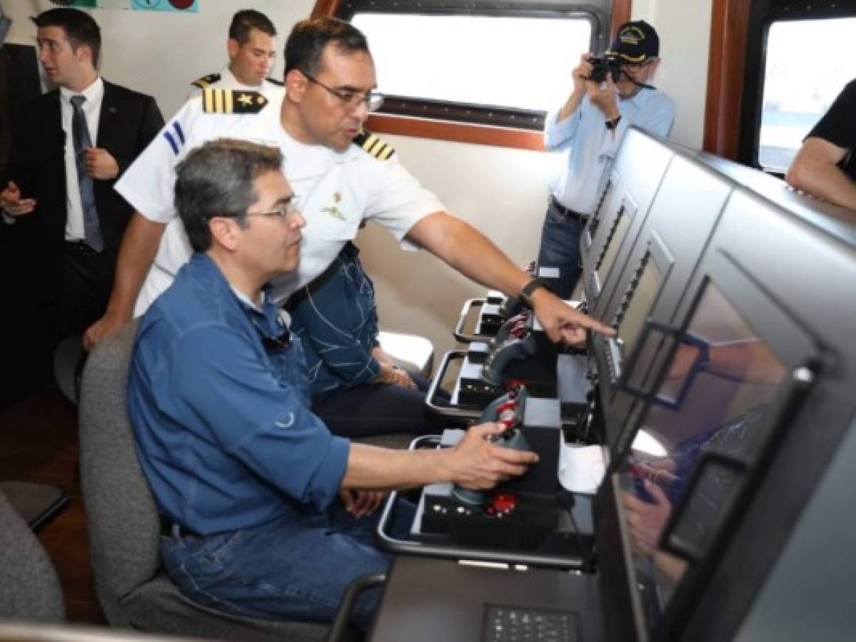Presidente Hernández conoce los avances de buque en Israel